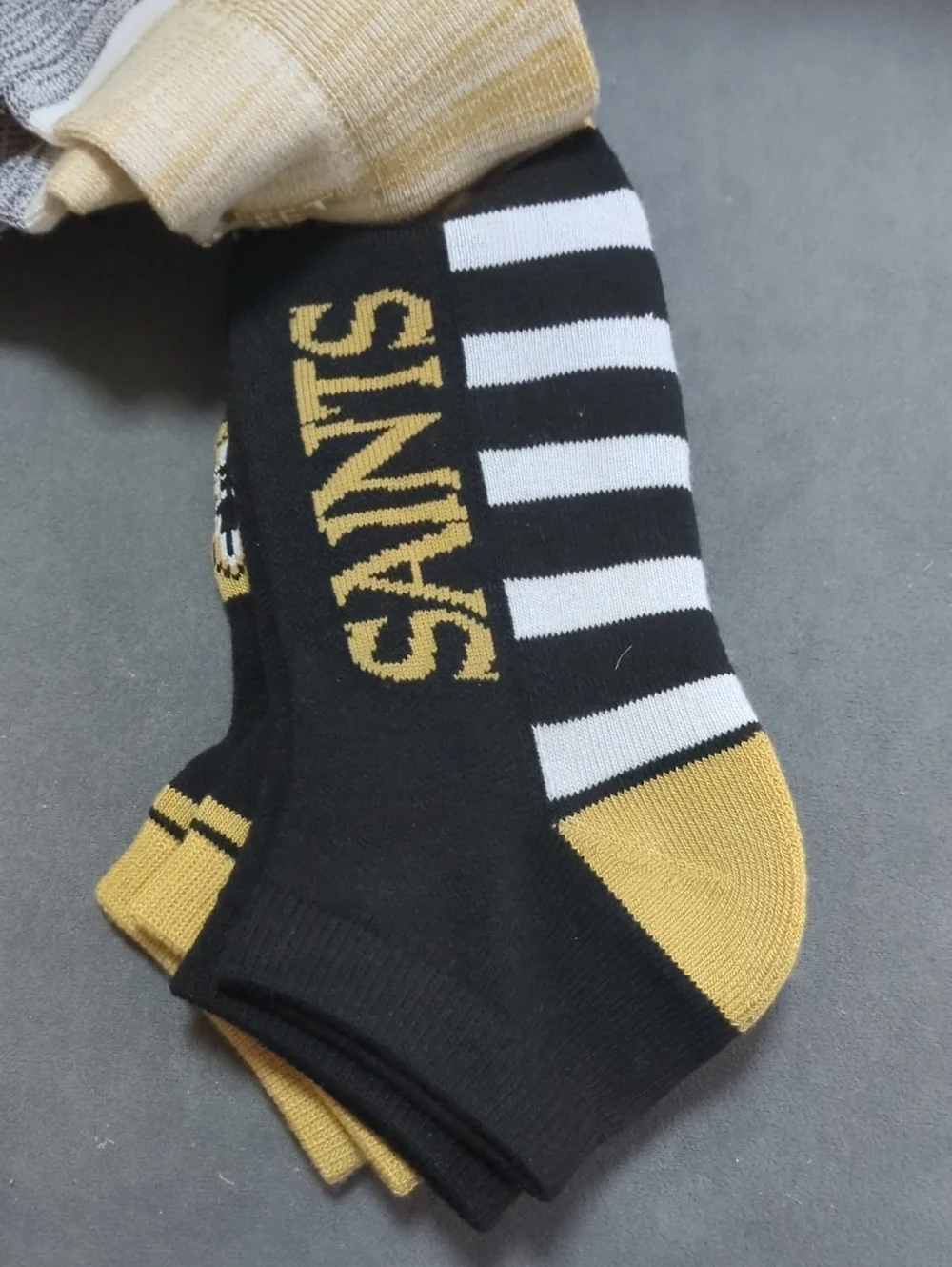 NFL Low-Cut Athletic Socks in Gold, Gray & Black (3 Pack) NWT For Bare Feet